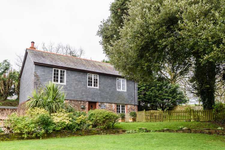 Exteral view of Holm Oak cottage