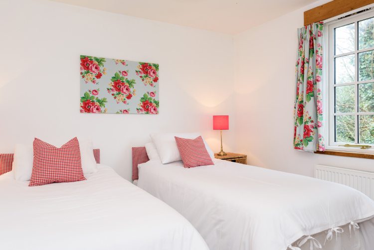 Holm Oak twin bedroom