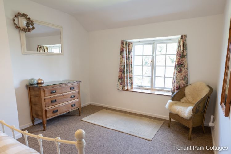 Buller cottage king size bedroom