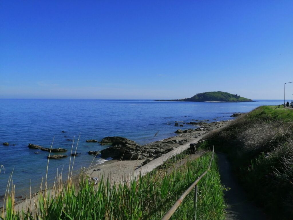 Hannafore Beach looking out to Looe Island